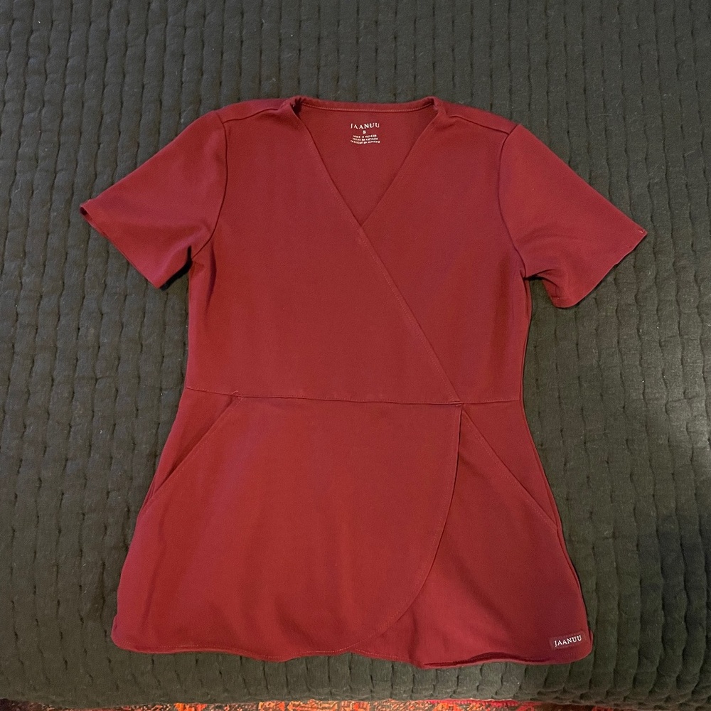 Jaanuu Tulip Scrub Top
